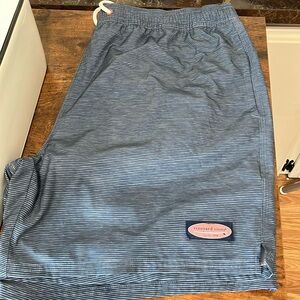 NWOT VINEYARD VINES Mens Blue striped Swim Trunks